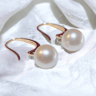 Elegant Venus Pearl Earrings - Whitestone Jewellery